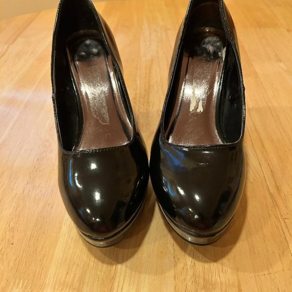 Avenue Black Patent Leather Heels (Size 10W) - Picture 1 of 3